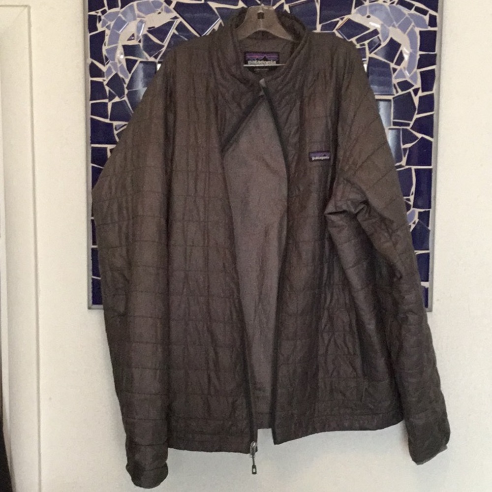 Patagonia mens lightweight puffer jacket